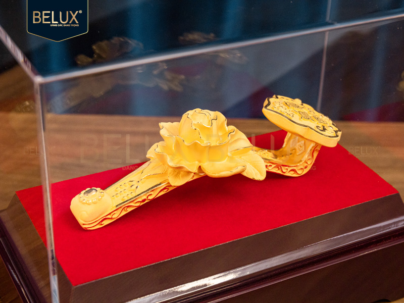 Gậy Như Ý Hoa dát vàng cát 15x5.5x5cm